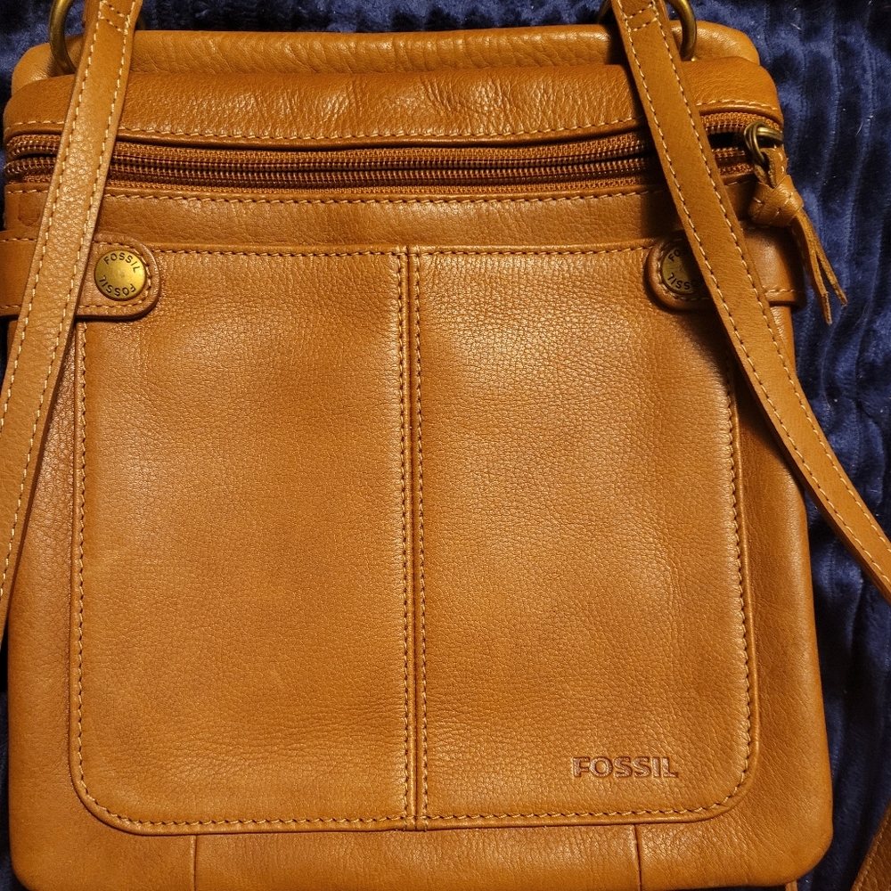 💚CLEARANCE💚 Fossil - Vintage Tan Leather Crossbody Purse